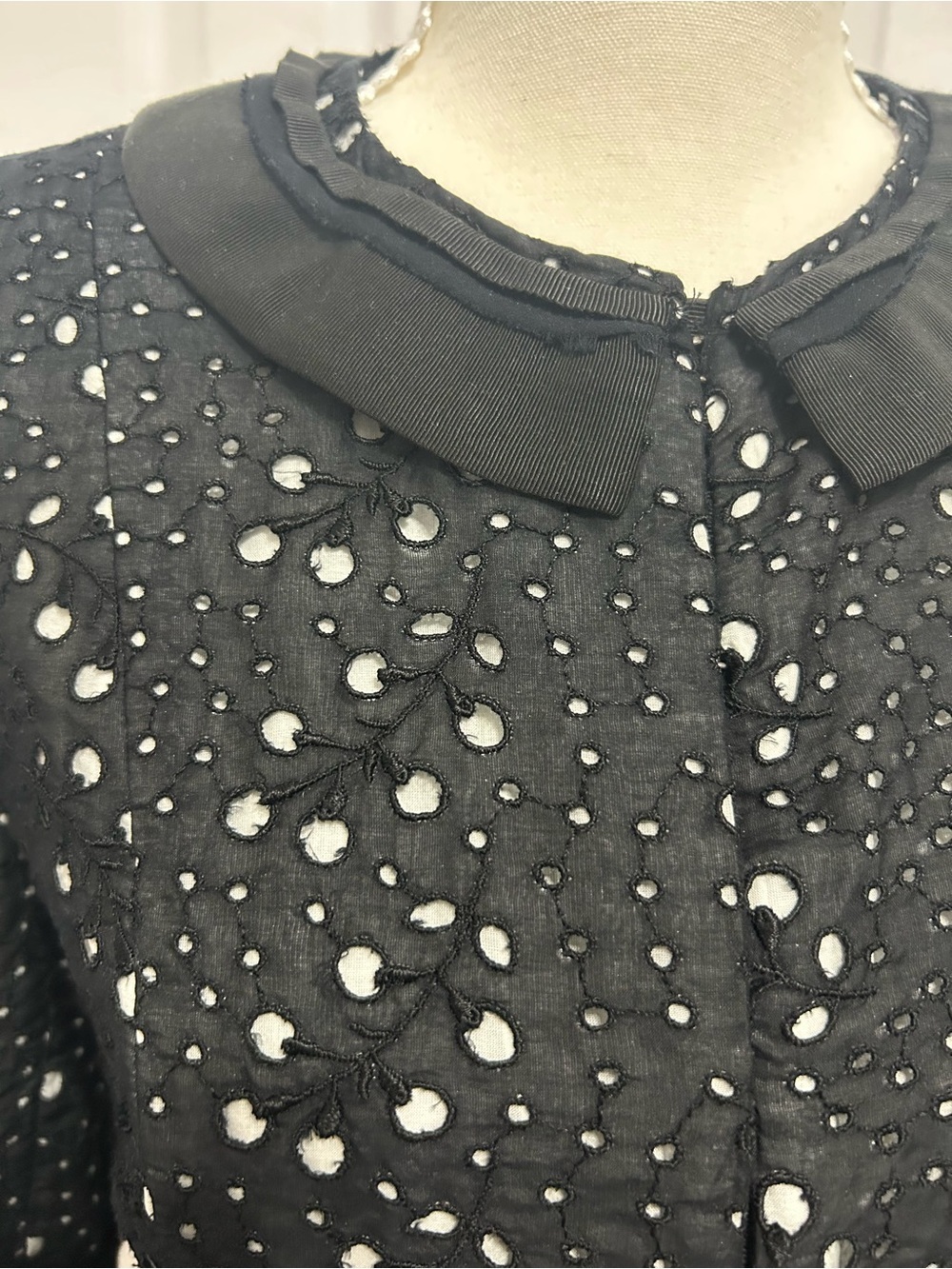 Elie Tahari Black Eyelet Knit Blazer with Peter Pan Collar size M